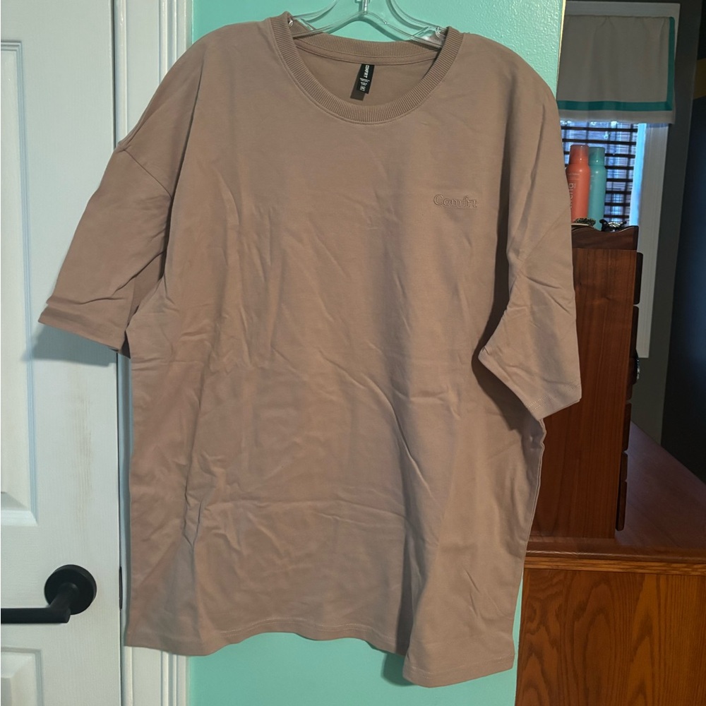 Comfrt Essential Oversized Tee